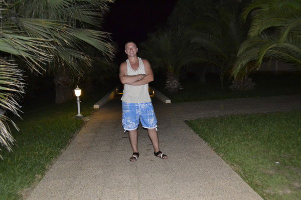 Виктор Петров