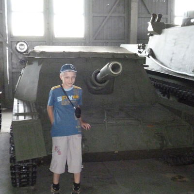 Илья Емельянов