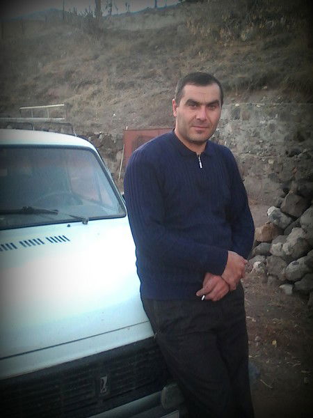 Մեխակ Գոզեյան