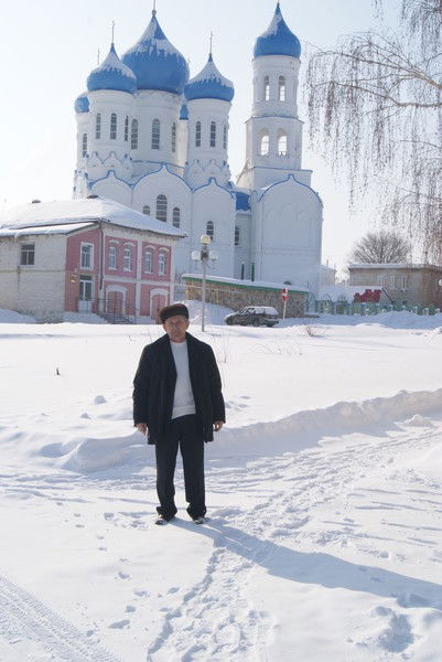 Геннадий Ларин