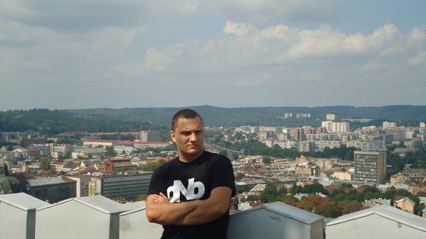 Роман Догадайло