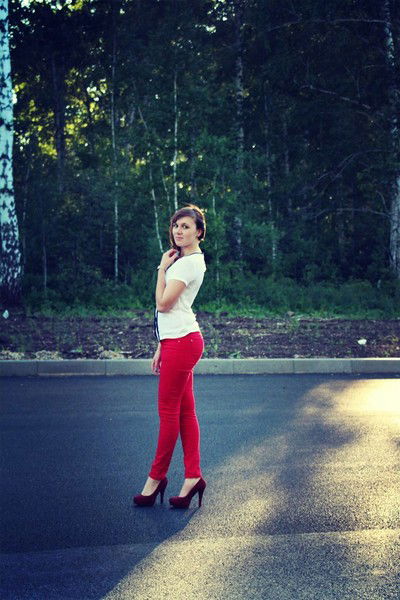 Тонечка Сухнева