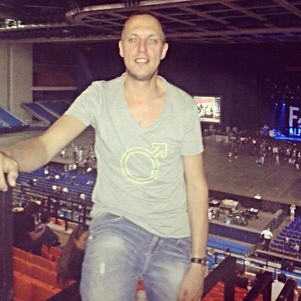 Дмитрий Попов