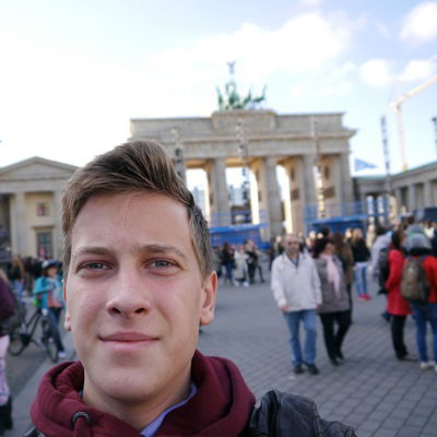 Макс Манойлов