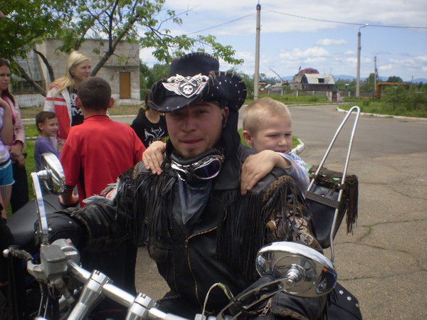 Александр Тихонов