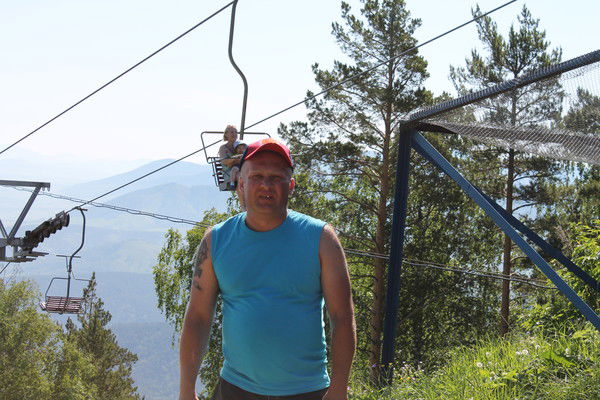 Андрей Голяшов