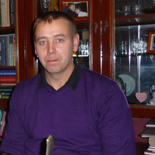 Александр Комаров