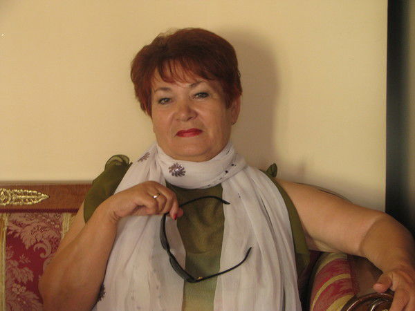 Эля Леонова(Велина)