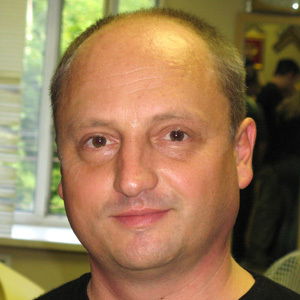 Олег Ларионов