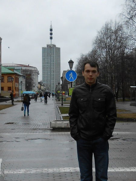 Евгений Серов