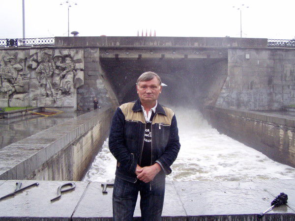 Александр Русаков