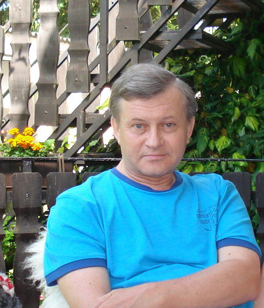 Николай Леонов