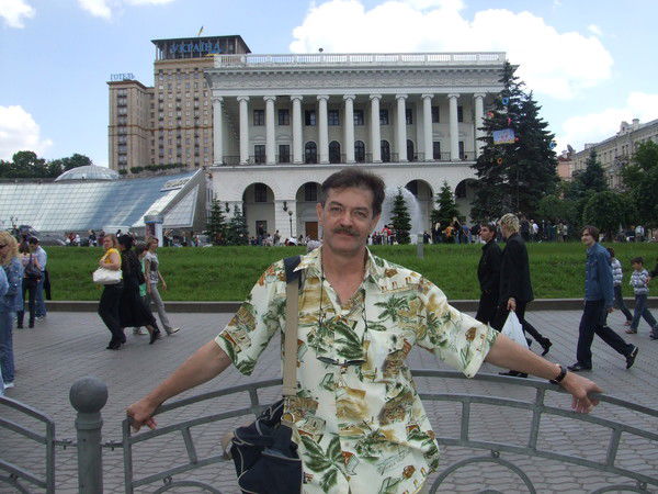 Константин Сухарев