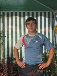 Денис Белоусов