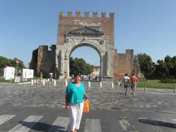 Любовь Демура