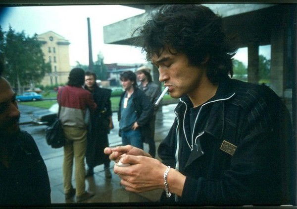 Алекс :-) Б :-)