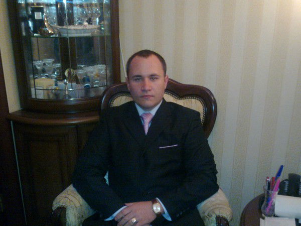 Денис Белоконь