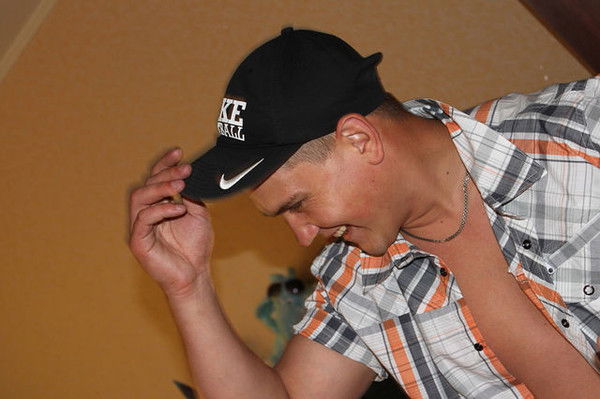 Анатолий Суренков