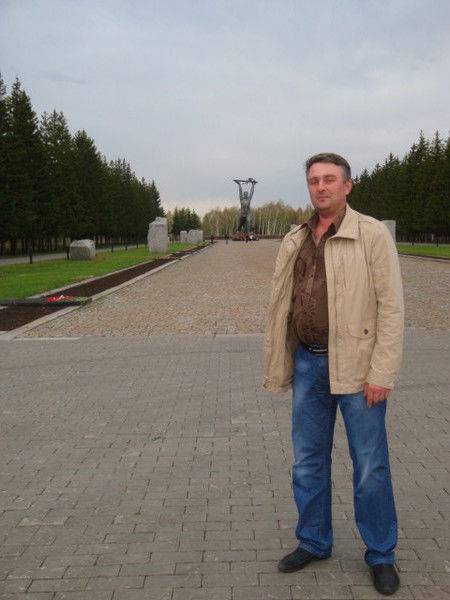 Виталий Костоломов