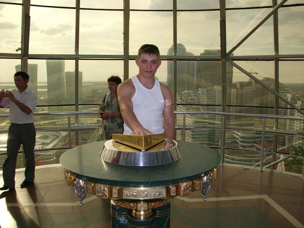 Юрий Столяренко