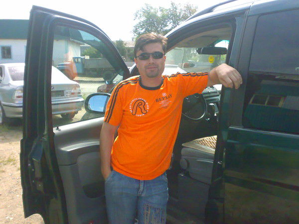 Бек Холманов