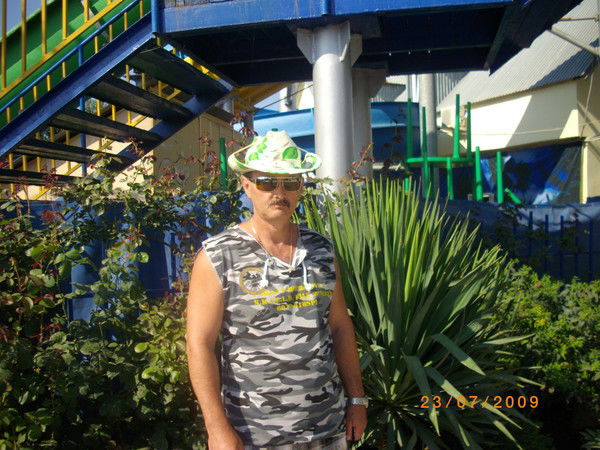 Александр Толстенко