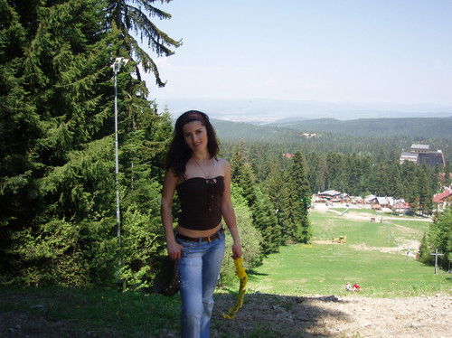 Юлия Манукян