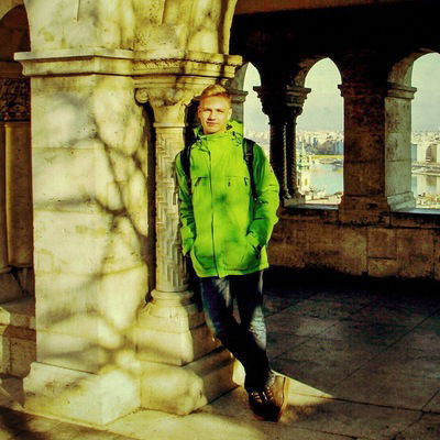 Влад Макаренко