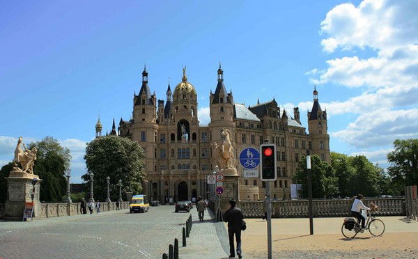 Олег Федосеев