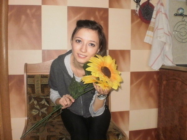 Оленька Видова