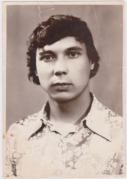 Виктор Толстов