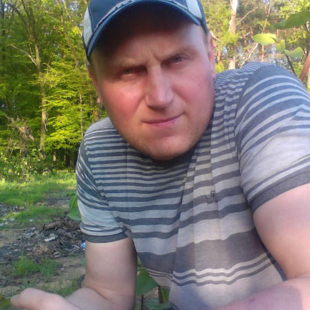 Руслан Момот