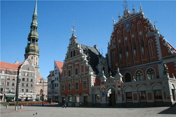 Яна Антоненко