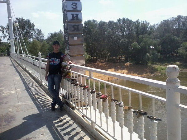 Александр Суров