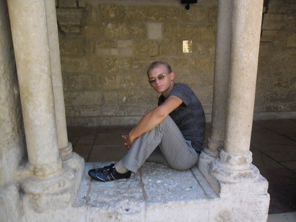 Константин Любезнов