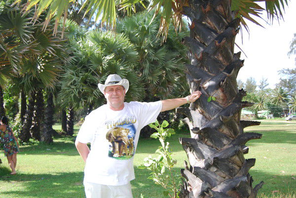 Юрий Петров