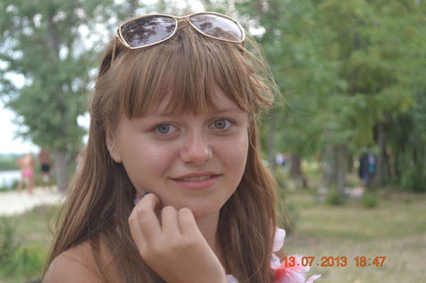 Аня Горячая