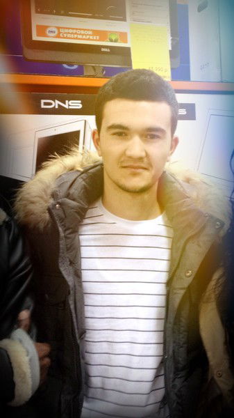 Акбар Эломонов