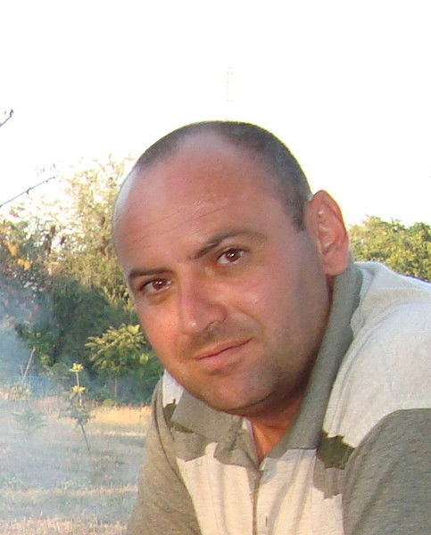 Игорь Рости