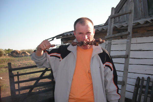 Денис Бондарь