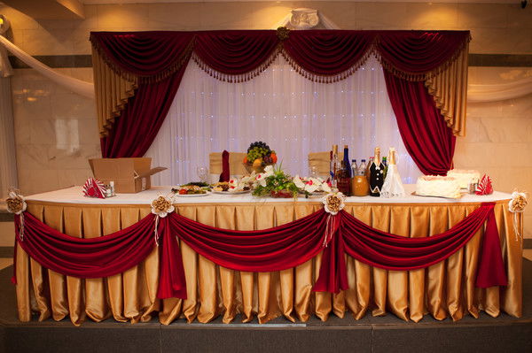 Андраник Устян