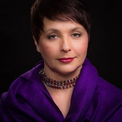 Лариса Конова