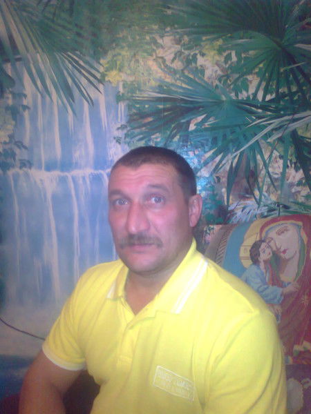 Александр Гутюм