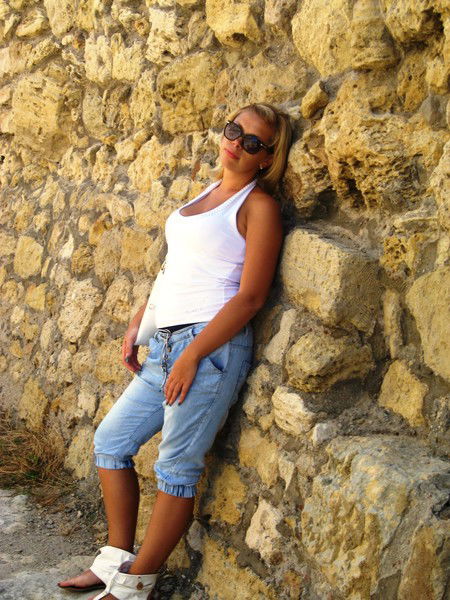 Лена Величко