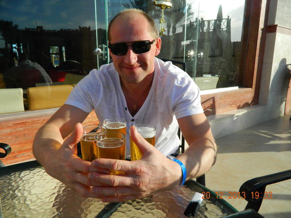 Максим Хусаинов