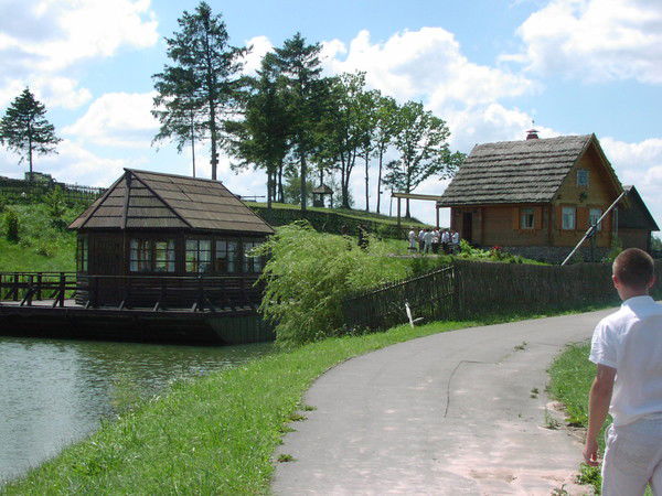 Неизвестно Неизвестно