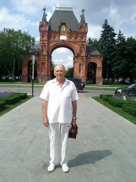 Михаил Ивахненко