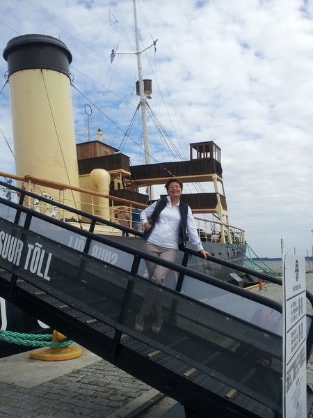 Лена Великанова