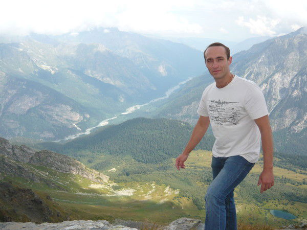 Макс Новиков