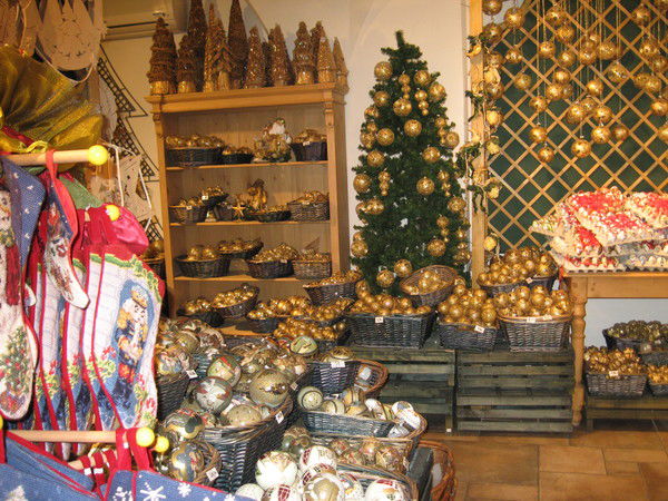 Елена Крутова